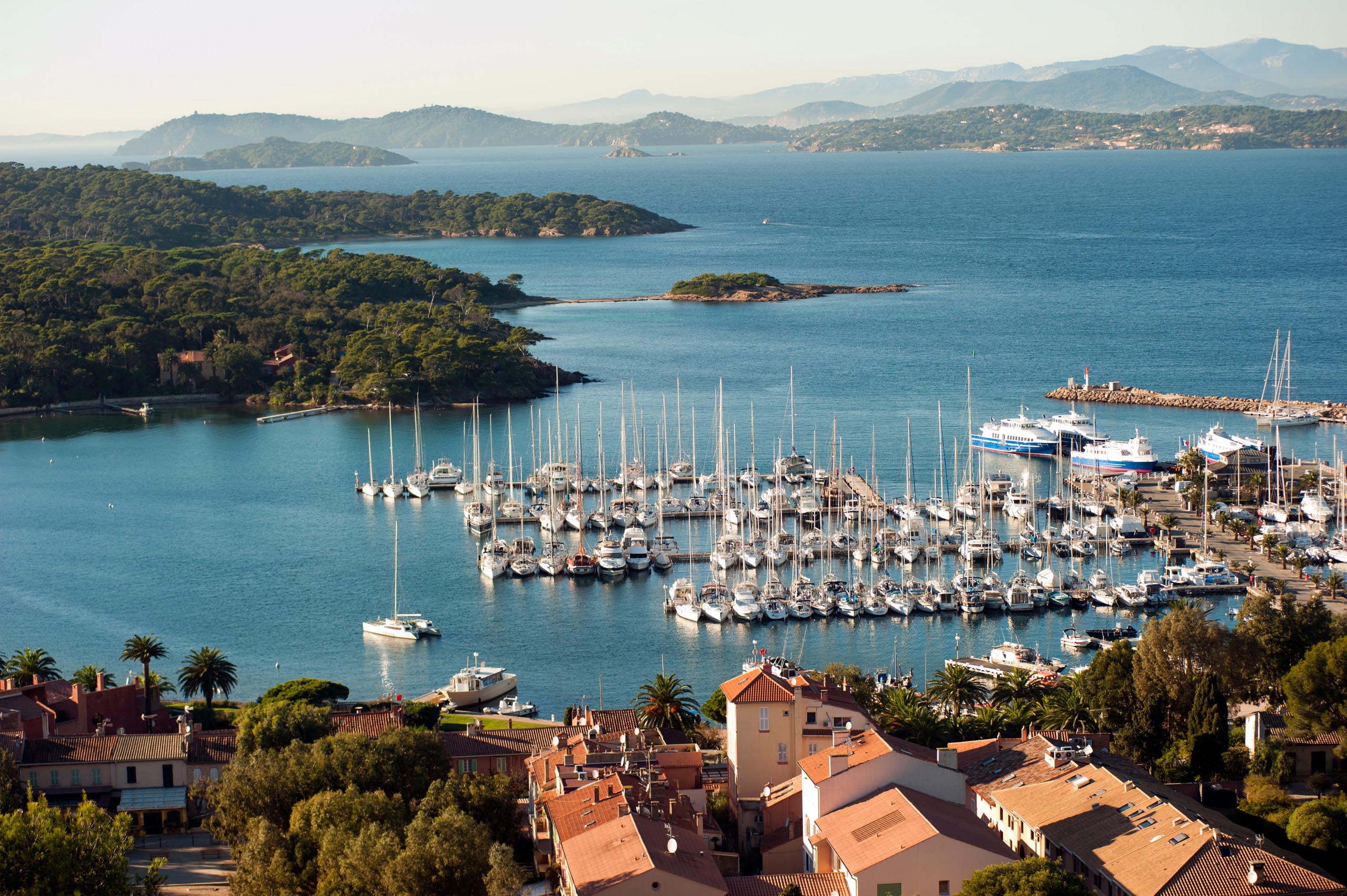 Panoramic photo of Porquerolles port